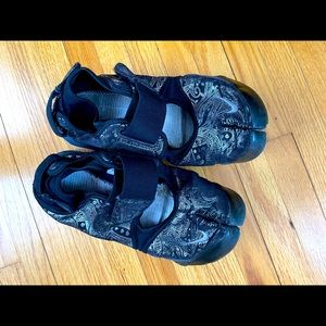 Rare Nike Air Rift Black Silver Mary Jane Running